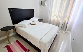 Studio na Avenida Central com garagem, perto da praia